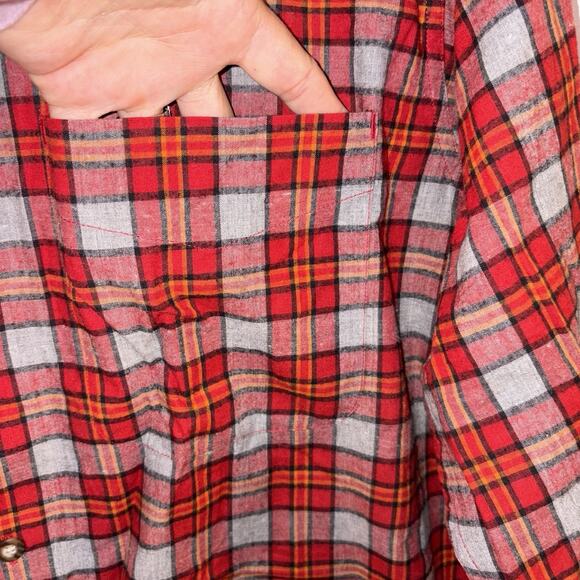 Boston Traders Flannel Shirt Red Plaid Button Down 100% Cotton Men’s Small NWT - Picture 4 of 9
